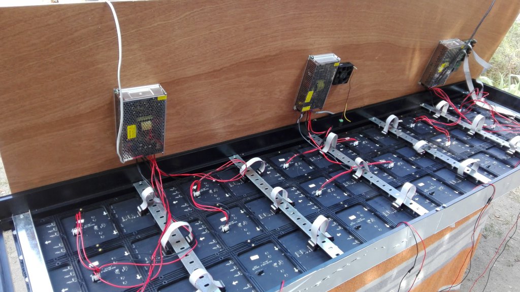 Panneau d'affichage dynamique sur mesure du centre équestre de St-Paul-Trois-Châteaux